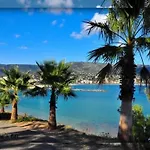 Climatise, Parking - 4 Pers. - Fr-1-251-936 * Bormes-les-Mimosas