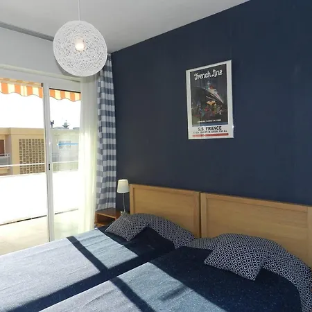 Climatise, Parking - 4 Pers. - Fr-1-251-936 * Bormes-les-Mimosas